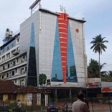 Gee Bee Palace Angamali Kültér fotó