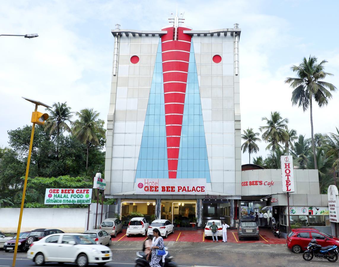 Gee Bee Palace Angamali Kültér fotó